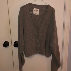 Hollister grey cropped chunky sleeve cardigan